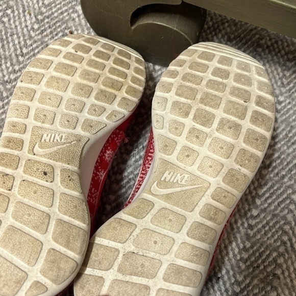 Nike‎ Roshe One Red sweater holiday winter trainers size 6.5 - Picture 5 of 5